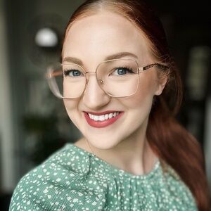 Meet your Posher, Lauren